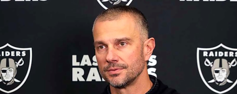 One Plan the Raiders Must Follow at the Quarterback Position