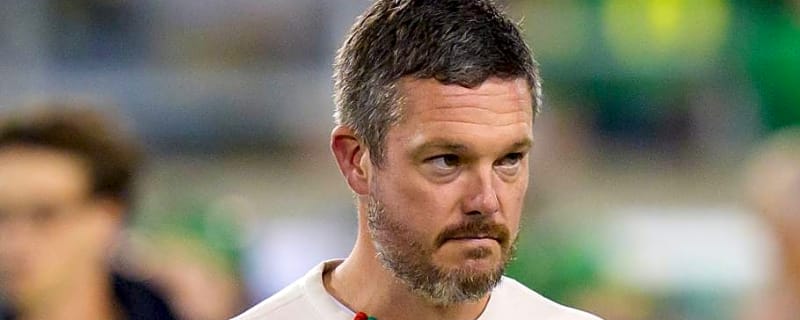 Dan Lanning's Latest Comments Add Intrigue to Oregon's Quarterback Battle