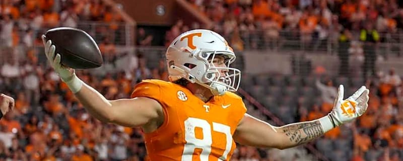 Tennessee TE&#39;s Coach Alec Abeln Updates Miles Kitselman Rehab, Ethan Davis Year Three