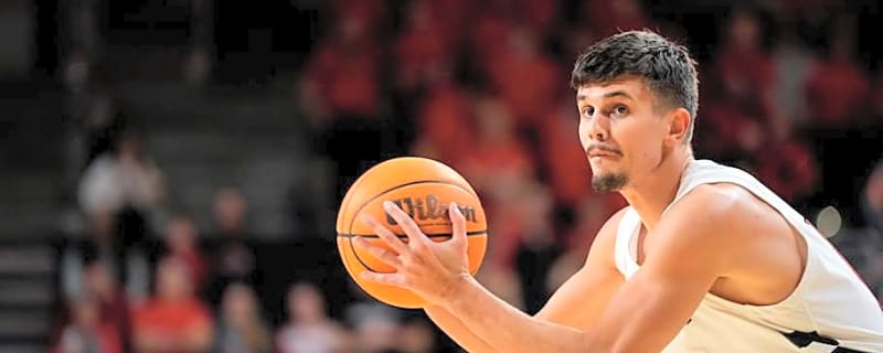 Cincinnati Bearcats Basketball Guard's Playing Status Against No. 2 Iowa State Revealed