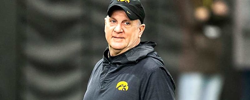 Iowa Steals UConn Defensive Lineman in Transfer Portal