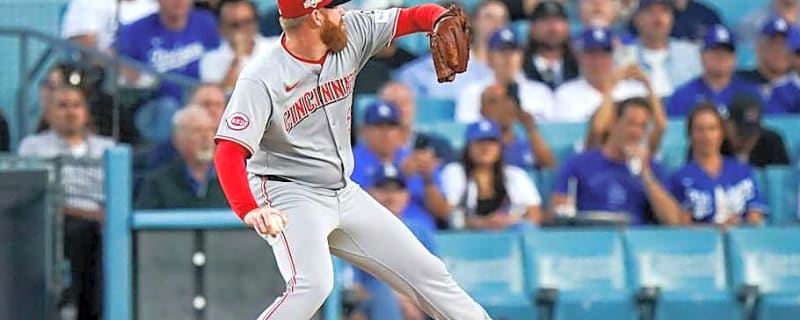 Two Former Reds Pitchers Drawing Interest in Free Agency