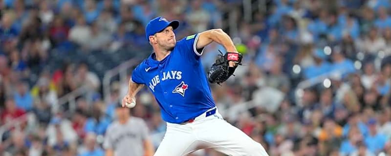 Toronto Blue Jays in First Place For First Time in Last Nine Years