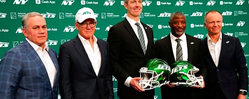 Jets Head Coach Aaron Glenn Sets the Record Straight on Woody Johnson