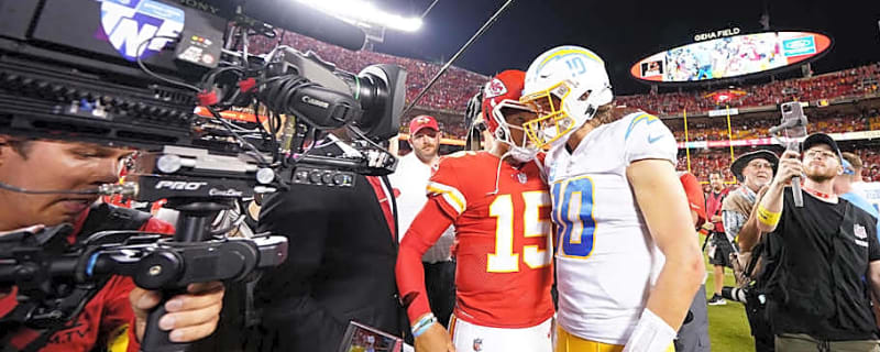 Chargers&#39; Justin Herbert poised for changing of the guard from Chiefs&#39; Patrick Mahomes