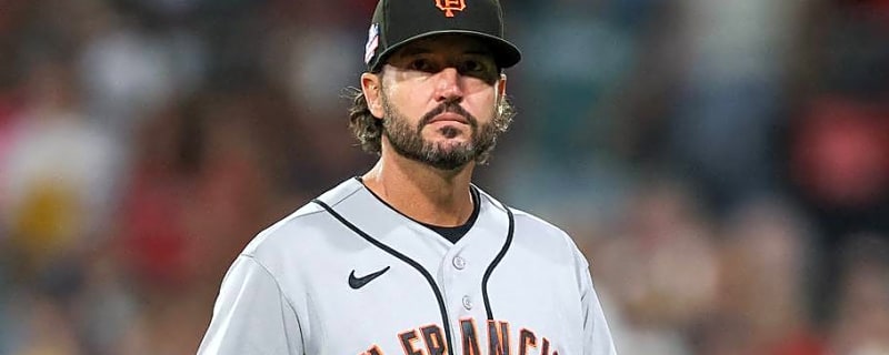 Giants to Be Without Key Slugger for Series Against Reds