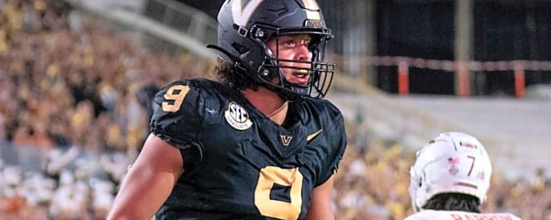 Eli Stowers is Back to the Field After Fall-Camp Hiatus, and He&#39;s Still the Same Guy