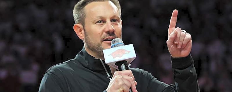 Razorbacks reportedly add another assistant coach to flip struggling secondary