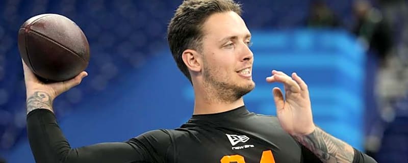 Carson Beck Hits the Turf as a Hurricane One Last Time