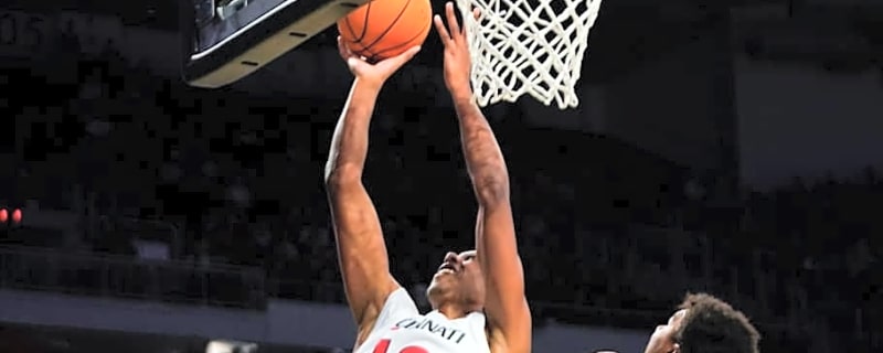 Cincinnati Bearcats Basketball Rocking Alternate Uniforms Against No. 6 Louisville