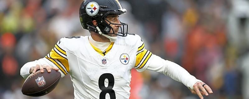 Wrestling Legend Stands Up For Steelers' Aaron Rodgers