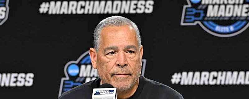 Houston Coach Kelvin Sampson After Sweet 16 Loss vs. Illinois: 'They Are My Life'