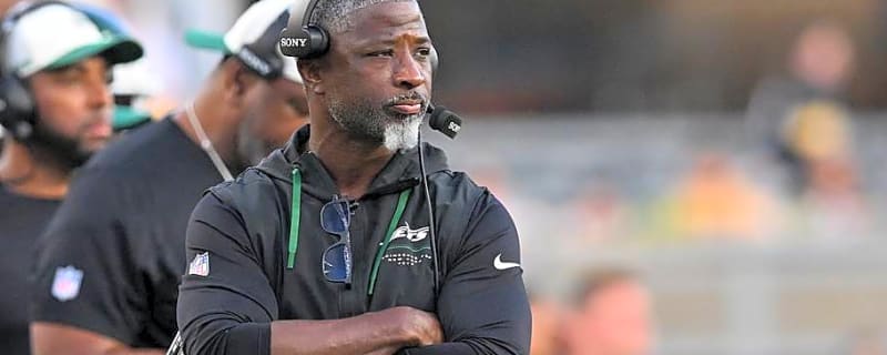 How Aaron Glenn Is Already Succeeding as Jets' Defensive Play-Caller Before 2026 Season Begins