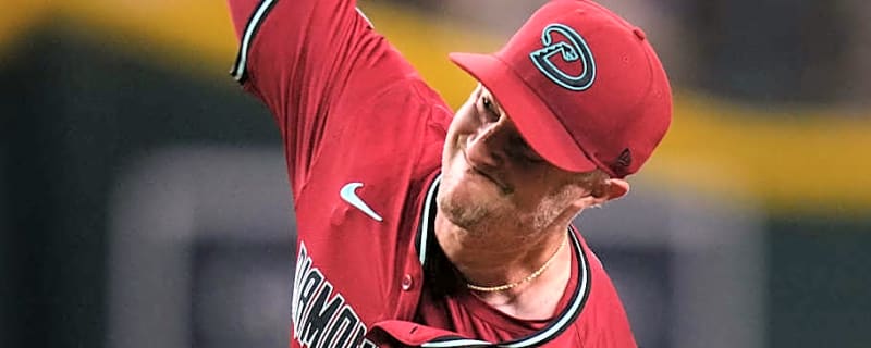 D-backs Veteran Pitcher Elects Free Agency