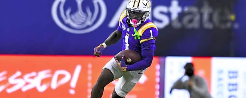 LSU Football Starting Wide Receiver Back To 100%, Making Plays in Fall Camp
