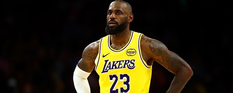 LeBron James Gets Blasted for Lack of Effort in Rockets' Lopsided Victory vs Lakers