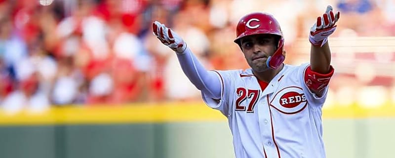 Reds Rookie Sal Stewart Backs Veteran Without Hesitation After Tough Opening Day