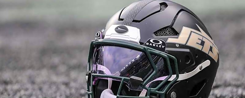 Jets Re-Sign Big Bodied Pass Catcher in Trio of Roster Moves