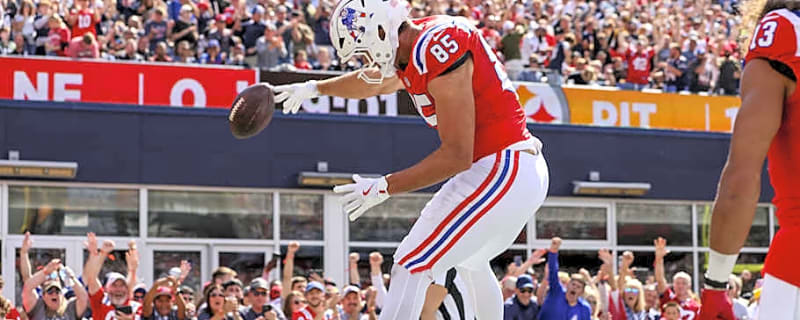 Hunter Henry Climbs Patriots TE Record Books