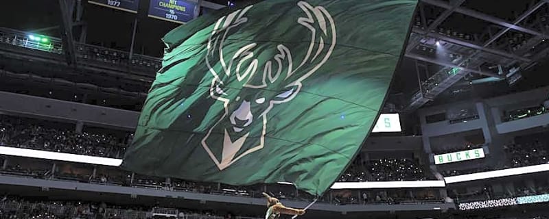 Former Bucks Guard Signs Long-Term Extension with EuroLeague Franchise