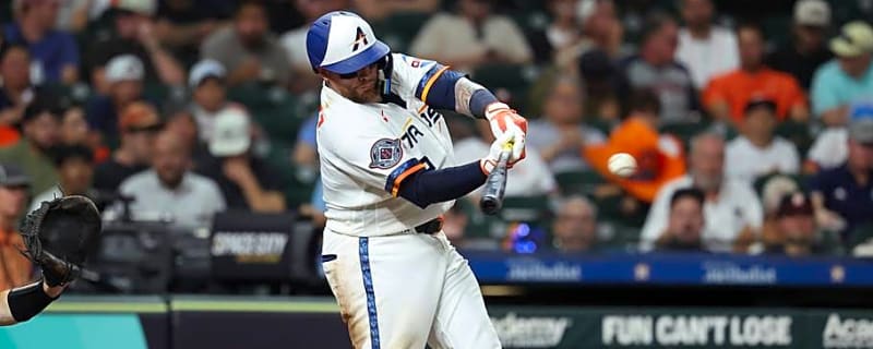 Astros Have Decision to Make In Bringing Back Christian Vazquez