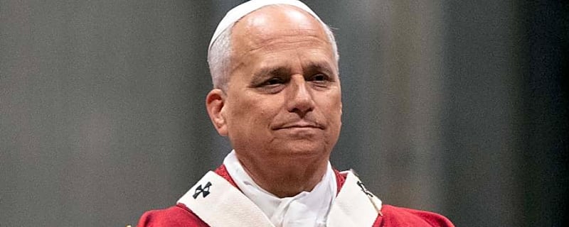 Pope Leo&#39;s Cubs Roast Comes Back To Haunt Him With Latest Jersey Photo Op