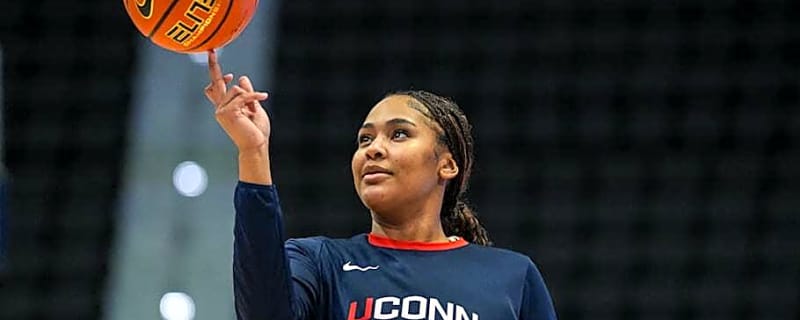 UConn’s 2026 Recruit Excited for Big Future With Sarah Strong