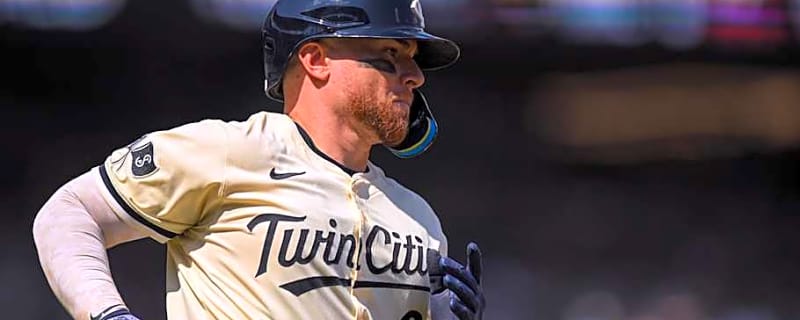 Twins place Christian Vázquez on 10-day IL, recall Jhonny Pereda