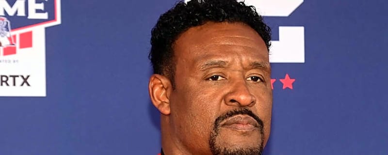 Patriots Legend Willie McGinest Passionately Defends Bill Belichick