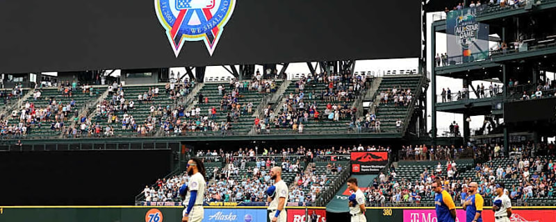 The Seattle Mariners sign Washington Nationals infielder J.T. Arruda