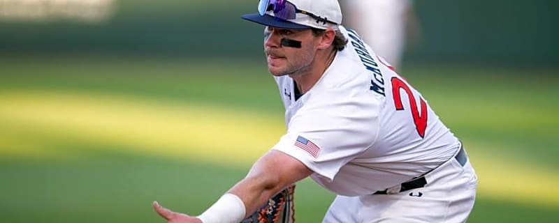 Auburn First Baseman Named as Gold Glove Award Finalist