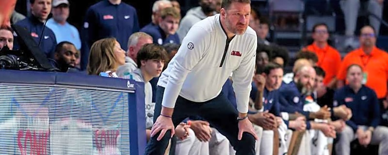 Chris Beard's Kind Gesture is a Good Reminder of Humanity in Sports: Just a Minute