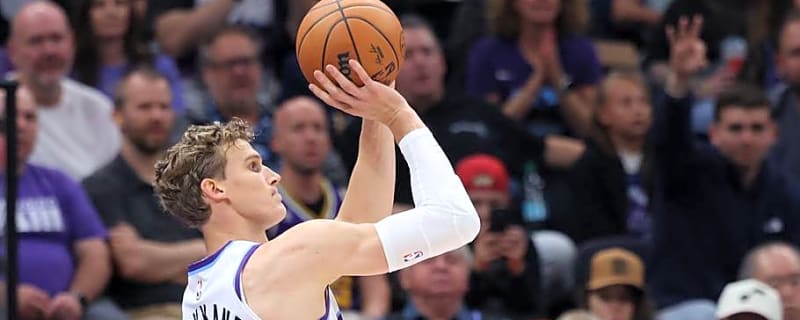 Jazz Star Lauri Markkanen Leaves vs. Grizzlies With Apparent Hand Injury