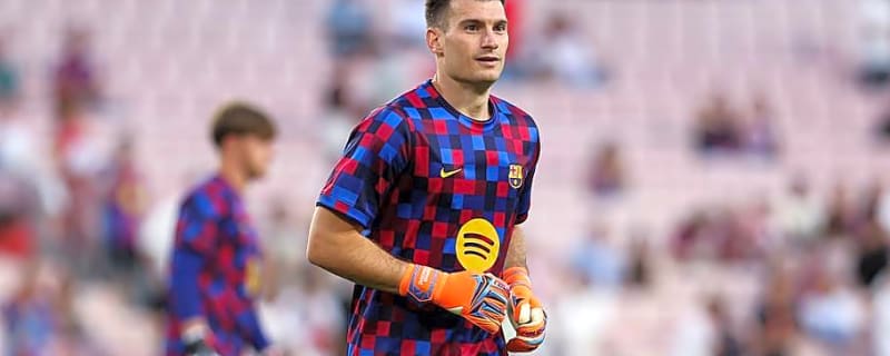 Barcelona’s secondary keeper debate takes center stage