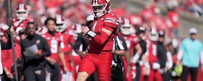 Wisconsin Starts Fast and Never Lets Up in 31-3 Dismantling of Michigan State