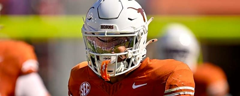 Texas WR Says Goodbye to DeAndre Moore Jr. After Transfer Portal News
