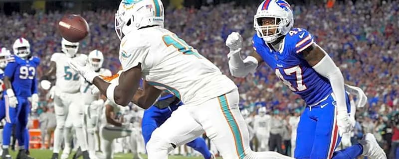Bills Suddenly Have Shot at Super Bowl WR Thanks to AFC Rival