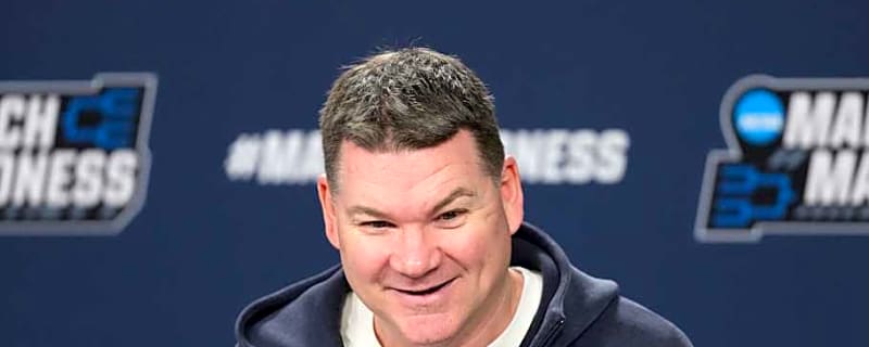 Arizona's Lloyd Reacts to Munyak’s Viral Late-Game Moment