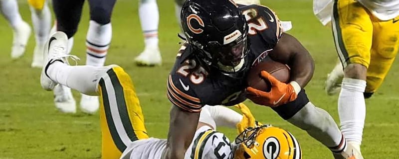 Luther Burden pranks Kyle Monangai with hilarious gift after sideline blooper