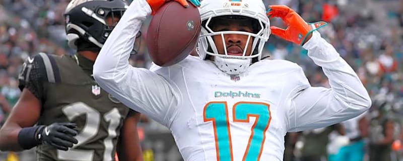 Broncos Signaling Long-Term in Change to Jaylen Waddle Deal