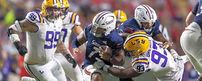 Tar Heels Transfer QB Looks Forward to Playing for Belichick