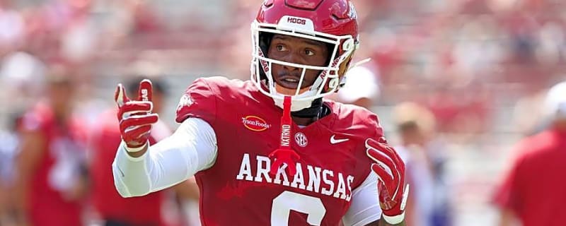 Arkansas WR Early Leader for College Football’s Catch of the Year