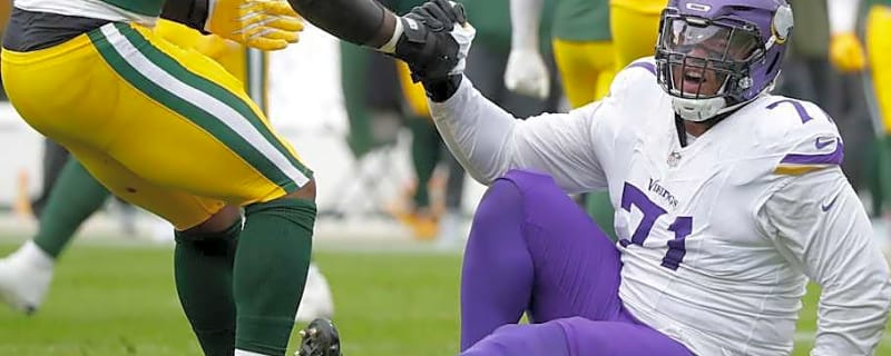 Despite ongoing knee issues, Vikings aren't shutting down Darrisaw for now