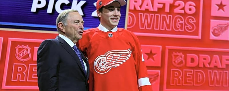 Inside Red Wings Pick J.P. Hurlbert’s Season Opening Goal for the Michigan Wolverines