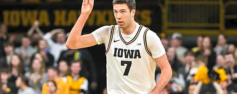 Iowa Favored in Big Non-Conference Duel