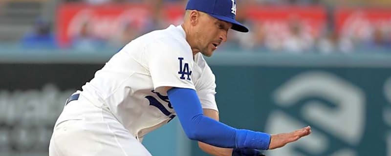 Former Dodgers Infielder Announces Sudden Retirement