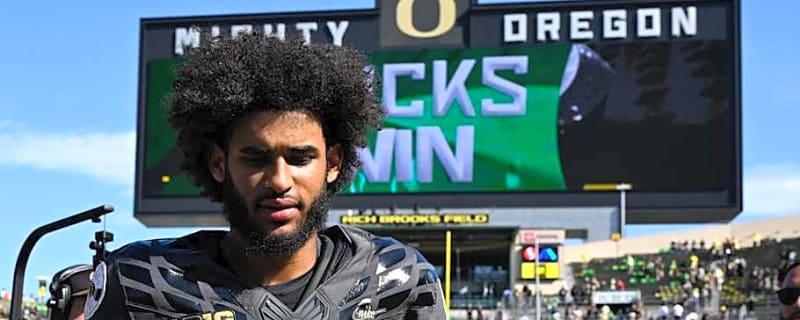 Ducks Quarterback Dante Moore Highlights Relationship With Phil Knight: &#39;Love Him to Death&#39;