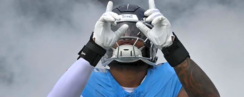 Titans OT Suffers Injury vs. Browns
