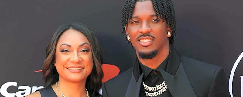 Jayden Daniels’ mother responds to fans comparing injuries to RG3