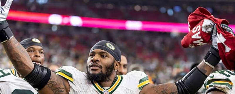 Packers’ Micah Parsons Won’t Win Defensive Player of Year But Should